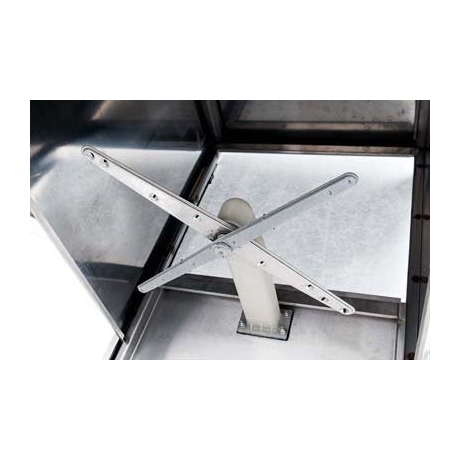 Lave-vaisselle à capot avec doseur de détergent