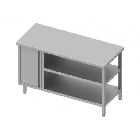 Table centrale avec placard à gauche et deux étagères